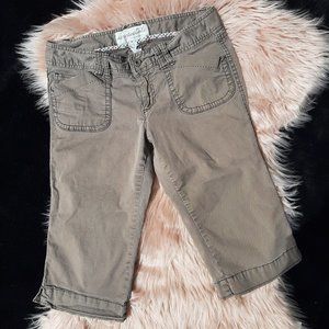 Aeropostale Capris - 🛒 3/$18